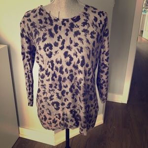 Aritzia Babaton shirt with peep hole back